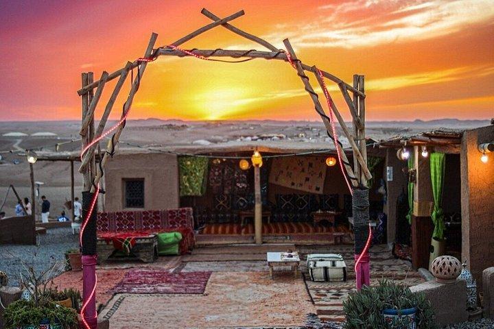 Agafay Desert Camel Rid, Sunset Dinner & Fire Show de Marrakech