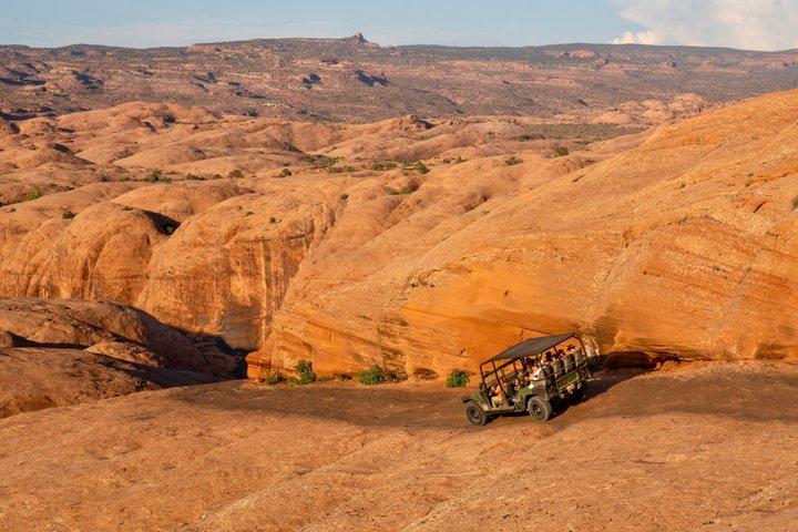 Moab’s Original Hummer Adventure : Hell’s Revenge Trail Experience