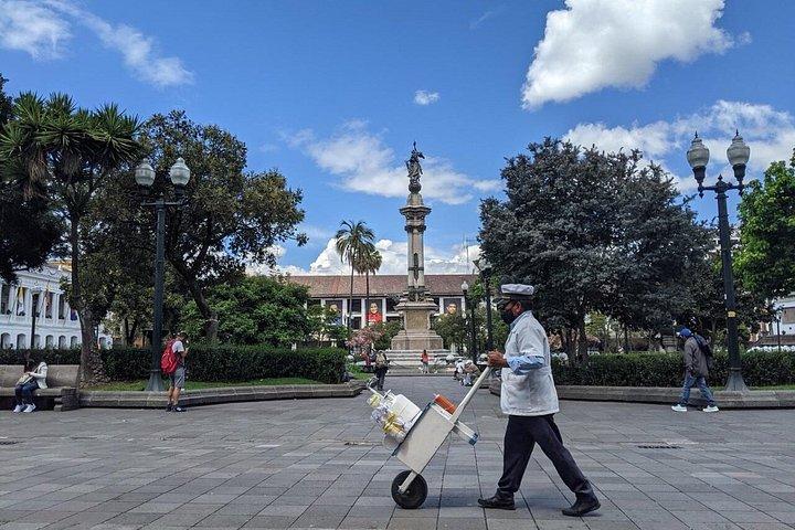 ベストキト日帰りツアー-赤道、エンパナーダス、旧市街