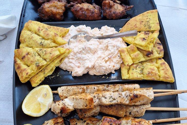 アテネの少人数制ギリシャ伝統料理ツアー 26品＋試食