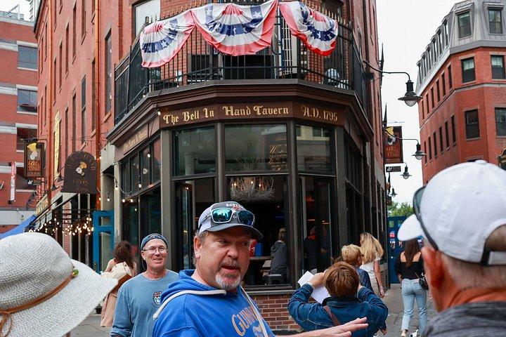 Boston Historic Pubs Tour mit Getränken und Verkostungen inklusive