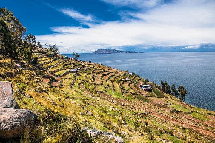 ウロス島とアマタニ島2日間1泊ツアー