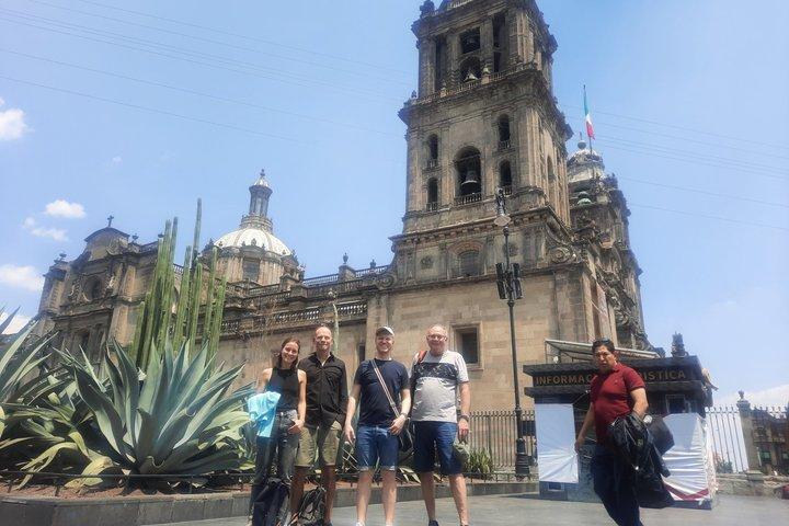 メキシコシティ歴史地区ツアー：アステカから近代メキシコへ
