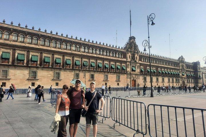 メキシコシティ歴史地区ツアー：アステカから近代メキシコへ