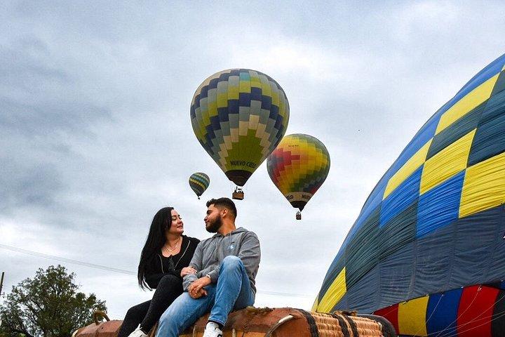 Hot Air Balloon Flight & Cave Breakfast in Teotihuacán
