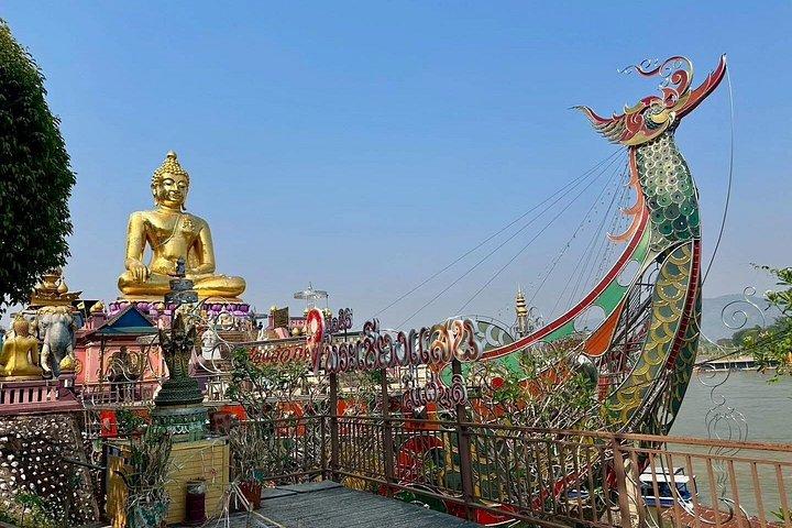 チェンライプライベートカスタマイズ可能な旅行（英語ドライバー付き）
