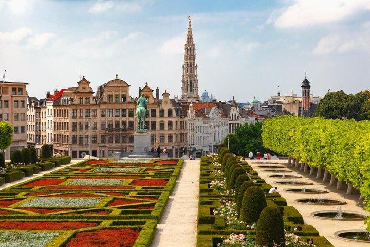 Brussels Chocolate Tasting and Walking Tour com um local