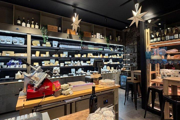 Ginevra Degustazione di formaggi svizzeri con vino