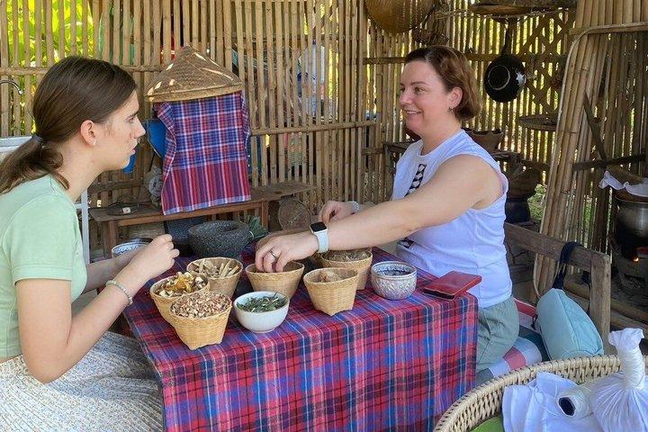 チェンマイ タイ工芸工房 ハーバルタイ染竹うちわ