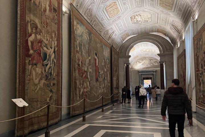 Roma : Tour privato del Vaticano con ingresso diretto e Guida Esperta