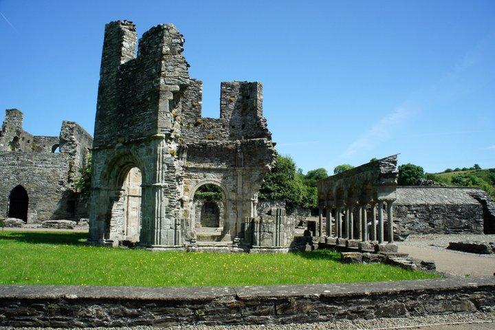 Malahide Castle and Medieval Monastery Private Tour from Dublin