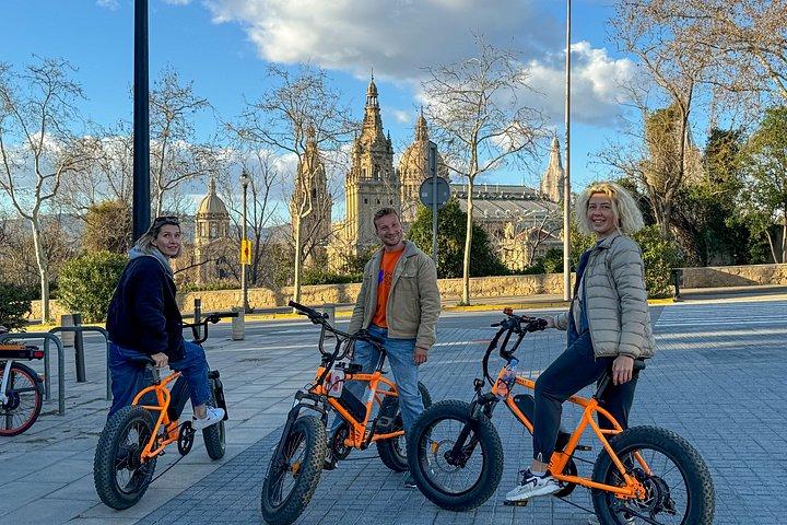 バルセロナモンジュイックEバイクツアー：城、景色＆見どころ