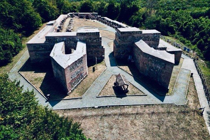 De Sofia : Excursion d’une journée à la forteresse de Trajan’s Gate et bains Kostenets