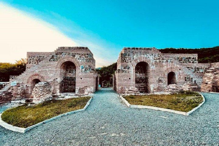 De Sofia : Excursion d’une journée à la forteresse de Trajan’s Gate et bains Kostenets