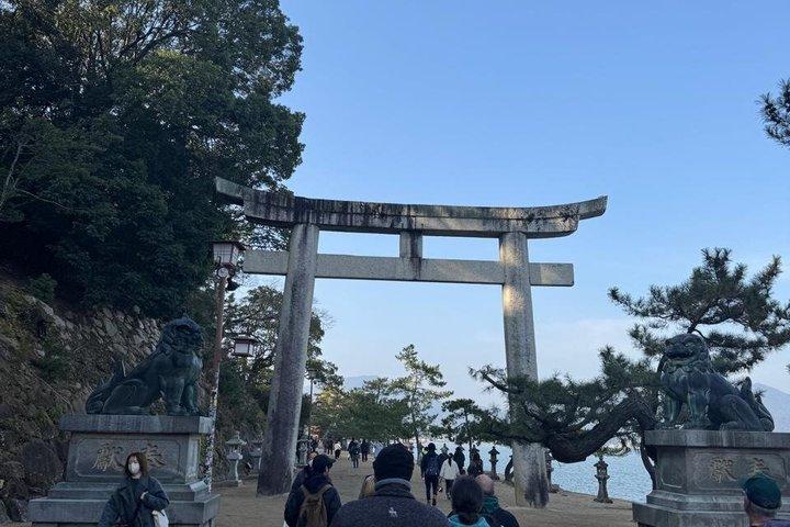 平和な広島：宮島ユネスコ4時間ウォーキングツアー
