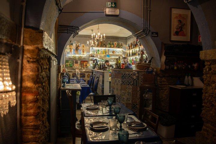 Scopri Fado con Concerto e Cena inclusi