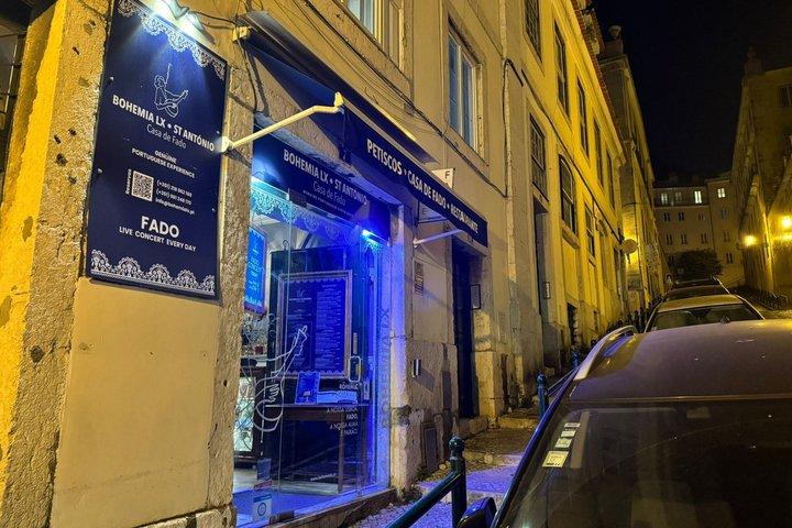 Scopri Fado con Concerto e Cena inclusi