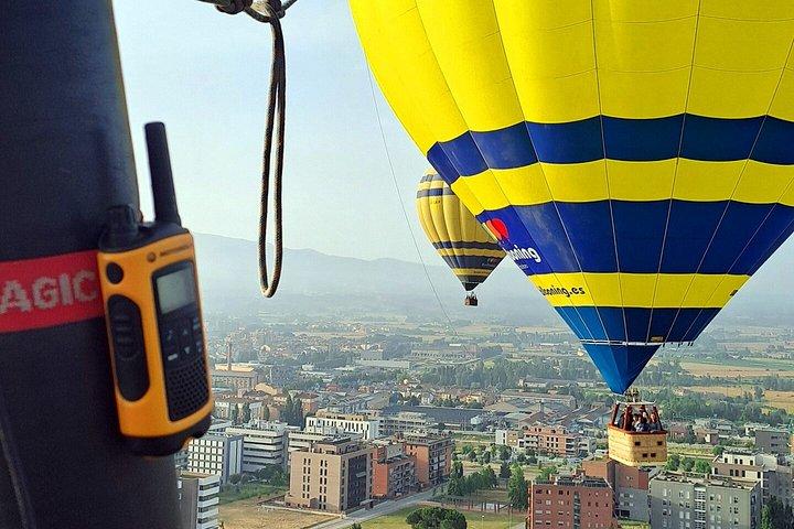 バルセロナからのオプションのお迎え付きカタルーニャ上空での気球体験