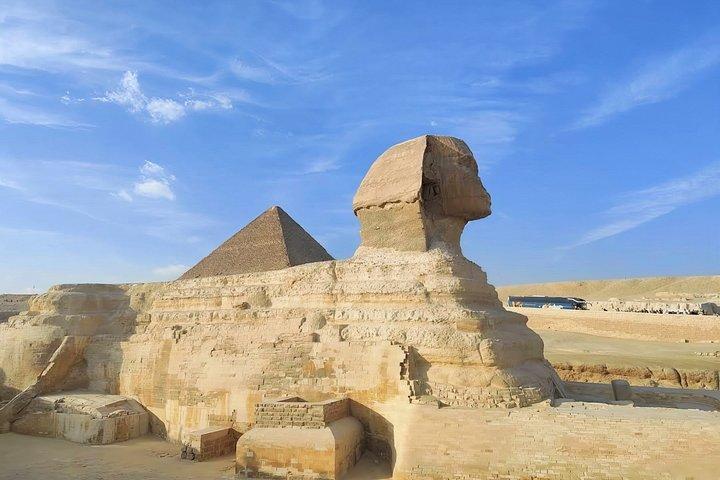 フルガダ発カイロ日帰り旅行：ピラミッド＆大エジプト博物館