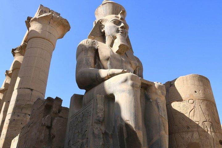 Excursão privada de dia inteiro às margens leste e oeste de Luxor