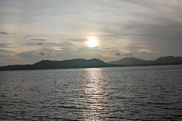Panama Sunset Escape: Casco, Views & Brews