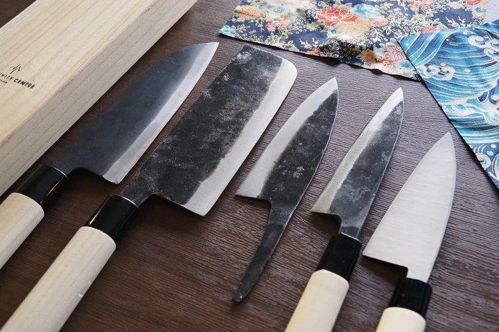 東京・浅草で和包丁作り