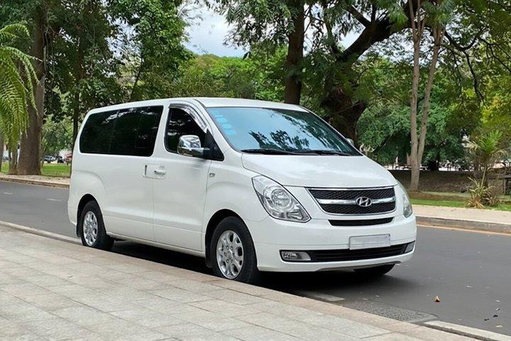 プノンペンからシェムリアップまでの専用車