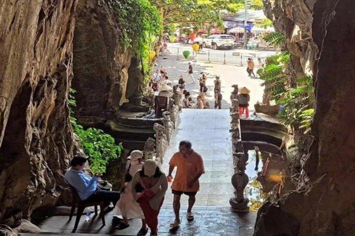 Hoi An /Da Nang : Marble Mountain - Monkey Mountain Tour