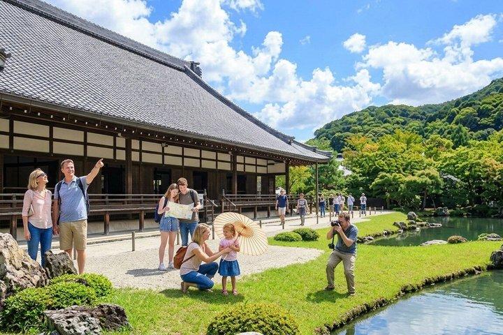 嵐山ラグジュアリーツアー貸切ボートと芸者と電車