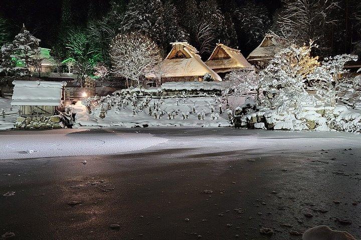 白川郷と飛騨の里の冬のイルミネーションを巡る2日間のバスツアー