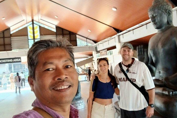 セトゥンブ丘陵メラピ火山とプランバナンからのボロブドゥール日の出