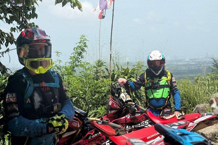 パタヤ半日ダートバイクツアー