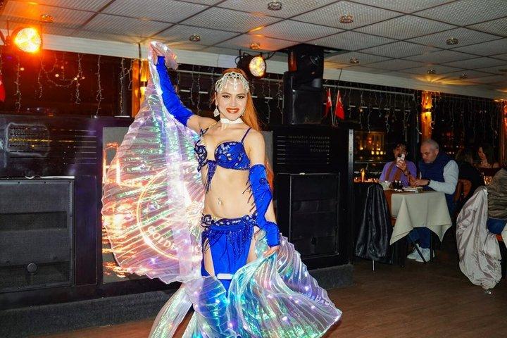 Istanbul Bosporen Middagskryssning & Turkisk nattshow