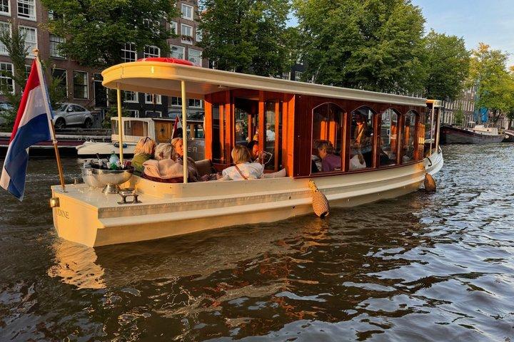 Privé rondvaart op kleine historische boot