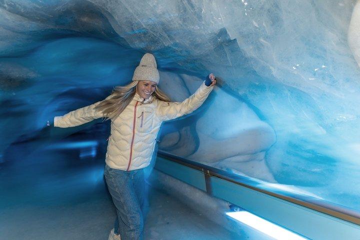 チューリッヒ発ルツェルン付きティトリス山氷河パラダイス ツアー