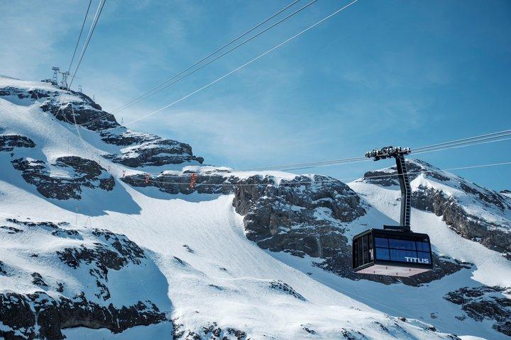 チューリッヒ発ルツェルン付きティトリス山氷河パラダイス ツアー