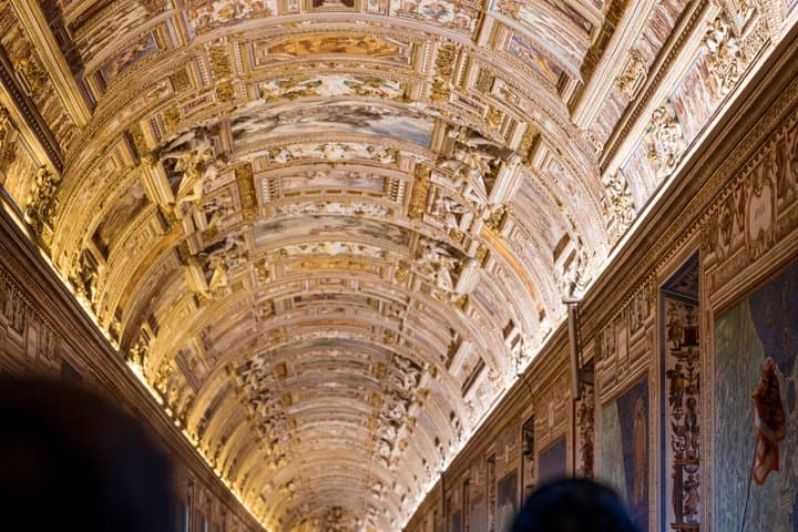 Vatican & St Peter's Basilica Tour: Unlock the Wonders