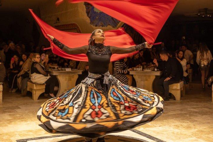 Spettacolo notturno turco in Cappadocia con cena e bevande illimitate