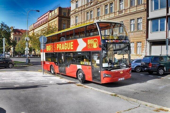 Praga Hop On Hop Off Tour com Cruzeiro no Rio