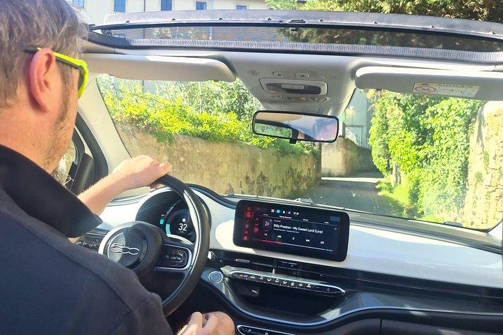 屋外フィレンツェ:電気自動車フィアット500でのツアーと試飲