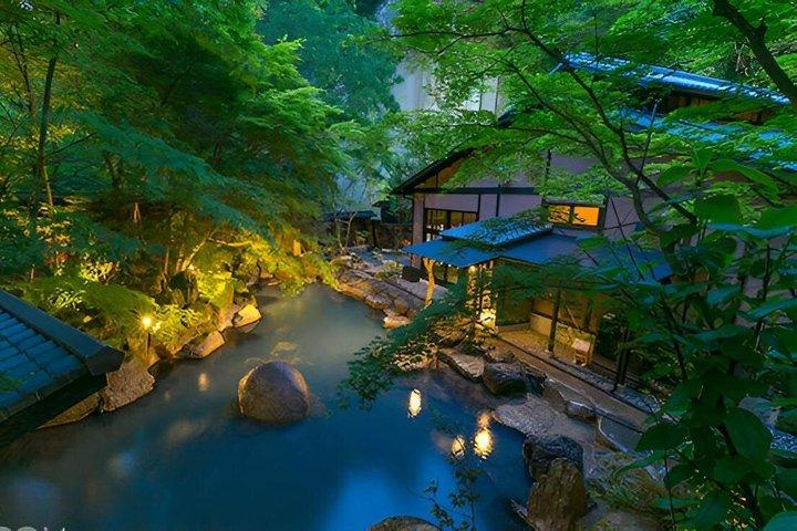Mt. Aso Day Tour: Kusasenri, Kurokawa Onsen & Kamishikimi Shrine
