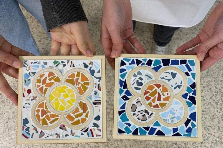 Taller de mosaicos Flor de Barcelona Trencadís junto al Park Güell