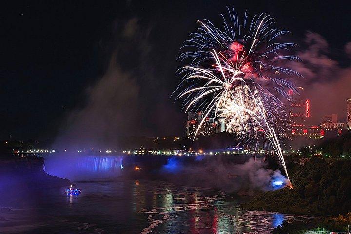 Toronto to Niagara Falls Tour com Skywheel e jantar Fallsview