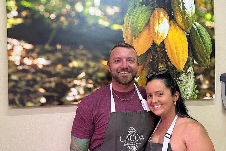 セントルシアシグネチャーチョコレート作りと竹のラフティング体験