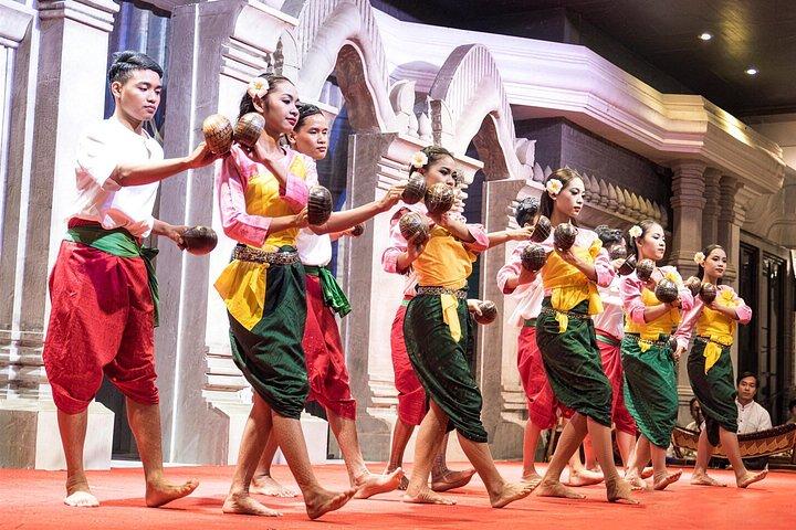 Siem Reap: Amazon Angkor Restaurant Buffet & Apsara Dance