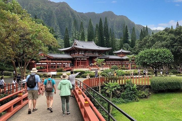 オアフ島1日ツアーとロックアフラ・ワイキキショーパッケージ
