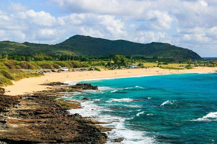 オアフ島1日ツアーとロックアフラ・ワイキキショーパッケージ