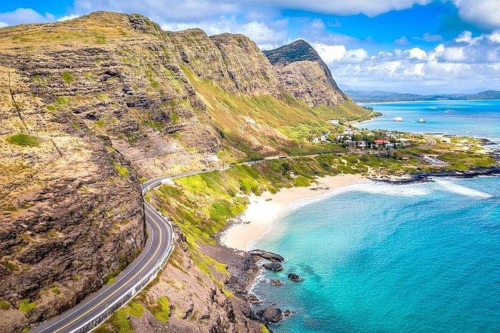 オアフ島1日ツアーとロックアフラ・ワイキキショーパッケージ