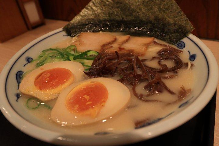 福岡:中洲屋台料理試食プライベートツアー