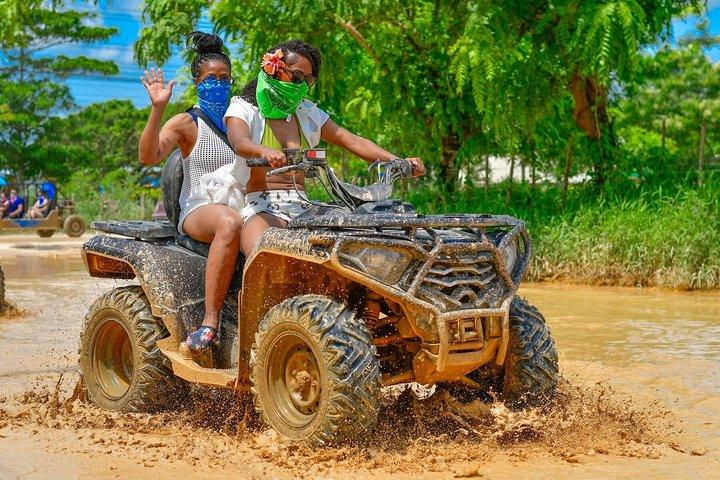 ATV och Buggy Excursion 4x4 i Punta Cana med Water Cave